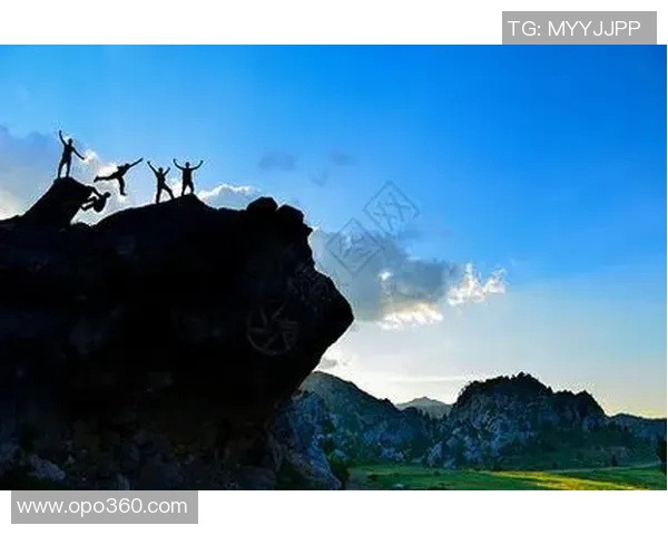 西安攀岩队的团队协作探索与实践:攀登高峰的精神与力量 西安攀岩队的团队协作探索与实践:攀登高峰的精神与力量