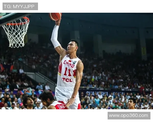 易建联：从篮球场上的传奇到中国体育的象征与未来的启示