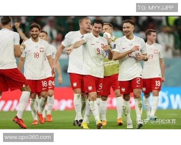 波兰与捷克激战成和双方在比赛中展现精彩表现与战术较量 波兰与捷克激战成和双方在比赛中展现精彩表现与战术较量