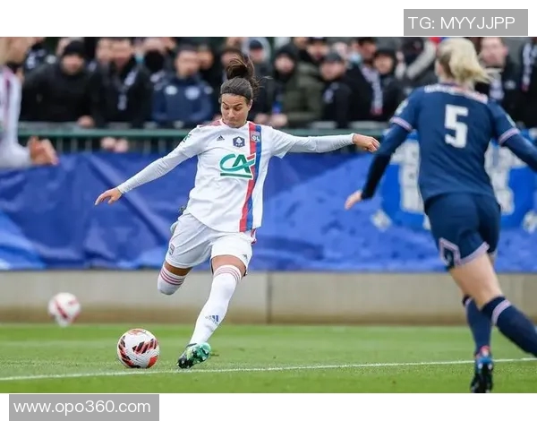 里昂女足对阵巴黎女足精彩直播全程回顾与赛后分析